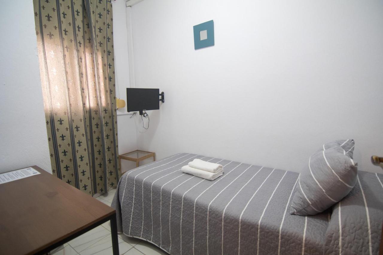Ochomin Hostel San Martin del Tesorillo Bagian luar foto