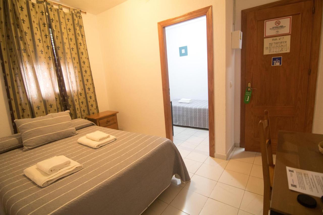 Ochomin Hostel San Martin del Tesorillo Bagian luar foto