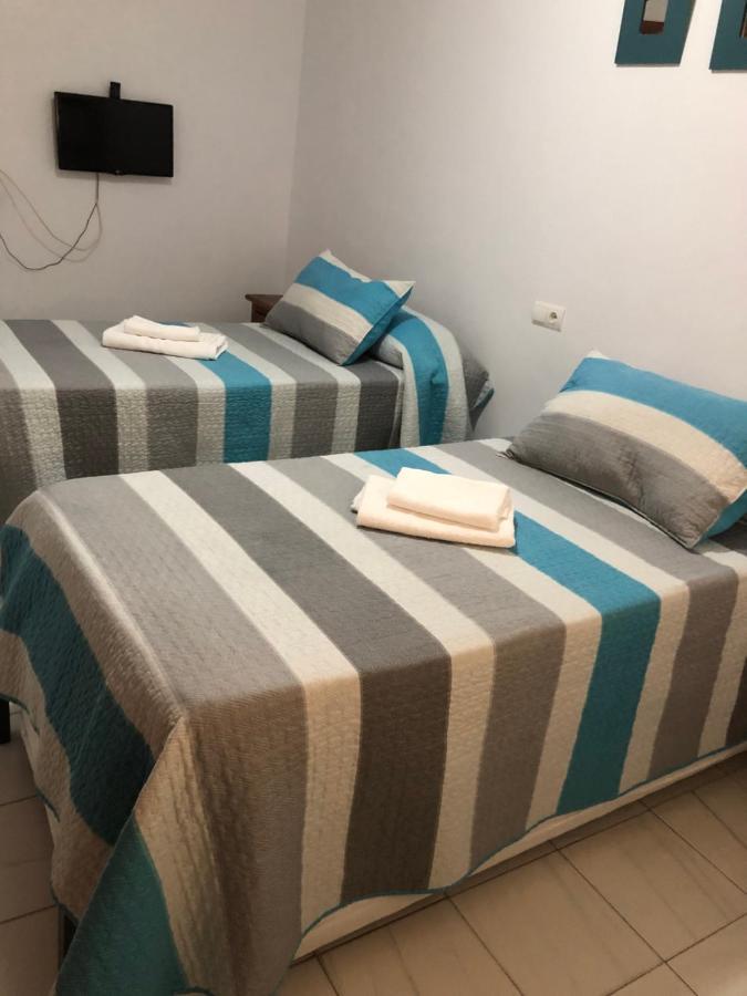 Ochomin Hostel San Martin del Tesorillo Bagian luar foto