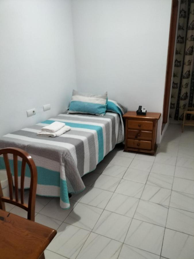 Ochomin Hostel San Martin del Tesorillo Bagian luar foto