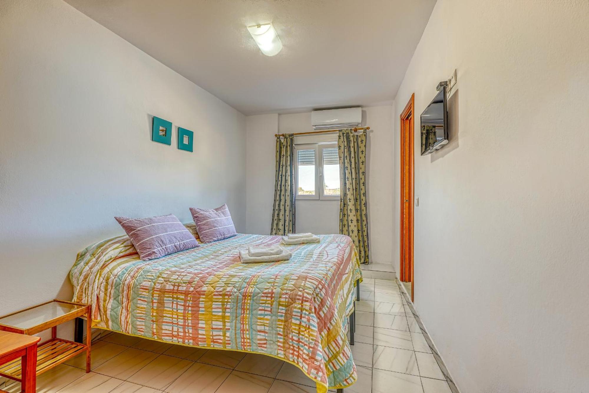 Ochomin Hostel San Martin del Tesorillo Bagian luar foto