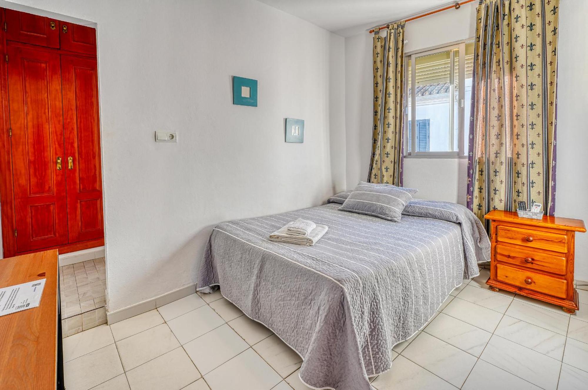Ochomin Hostel San Martin del Tesorillo Bagian luar foto