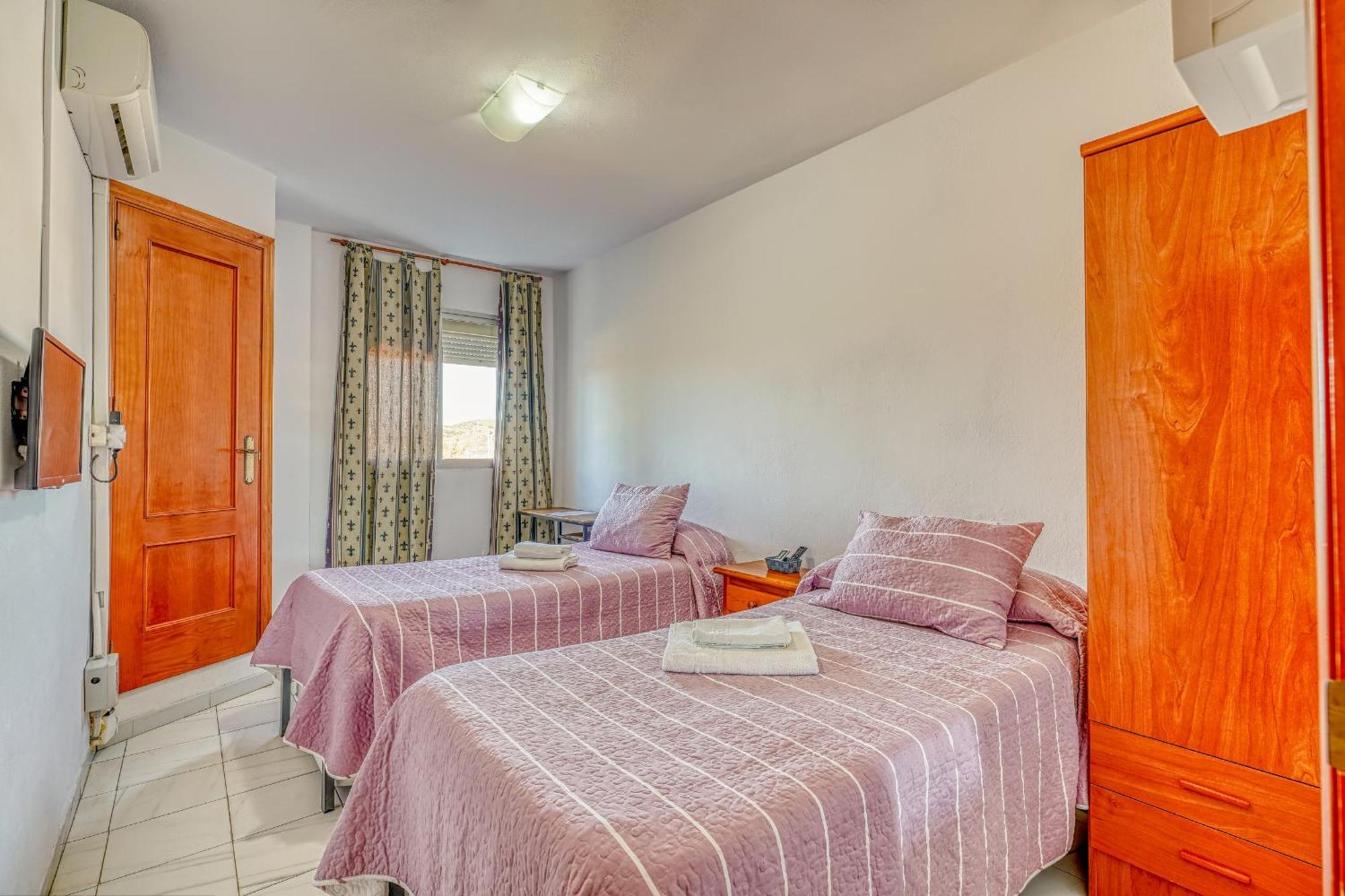 Ochomin Hostel San Martin del Tesorillo Bagian luar foto
