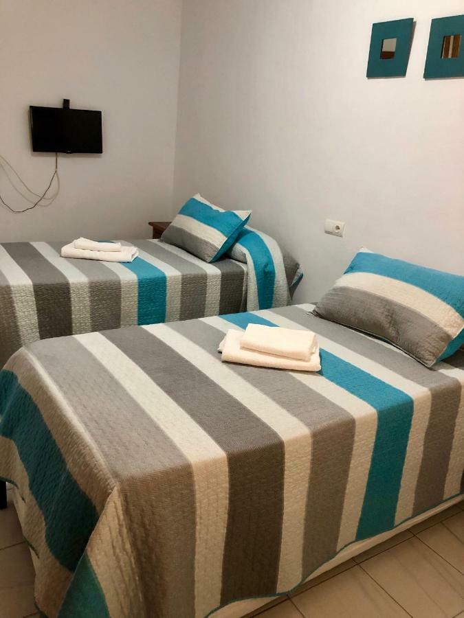 Ochomin Hostel San Martin del Tesorillo Bagian luar foto